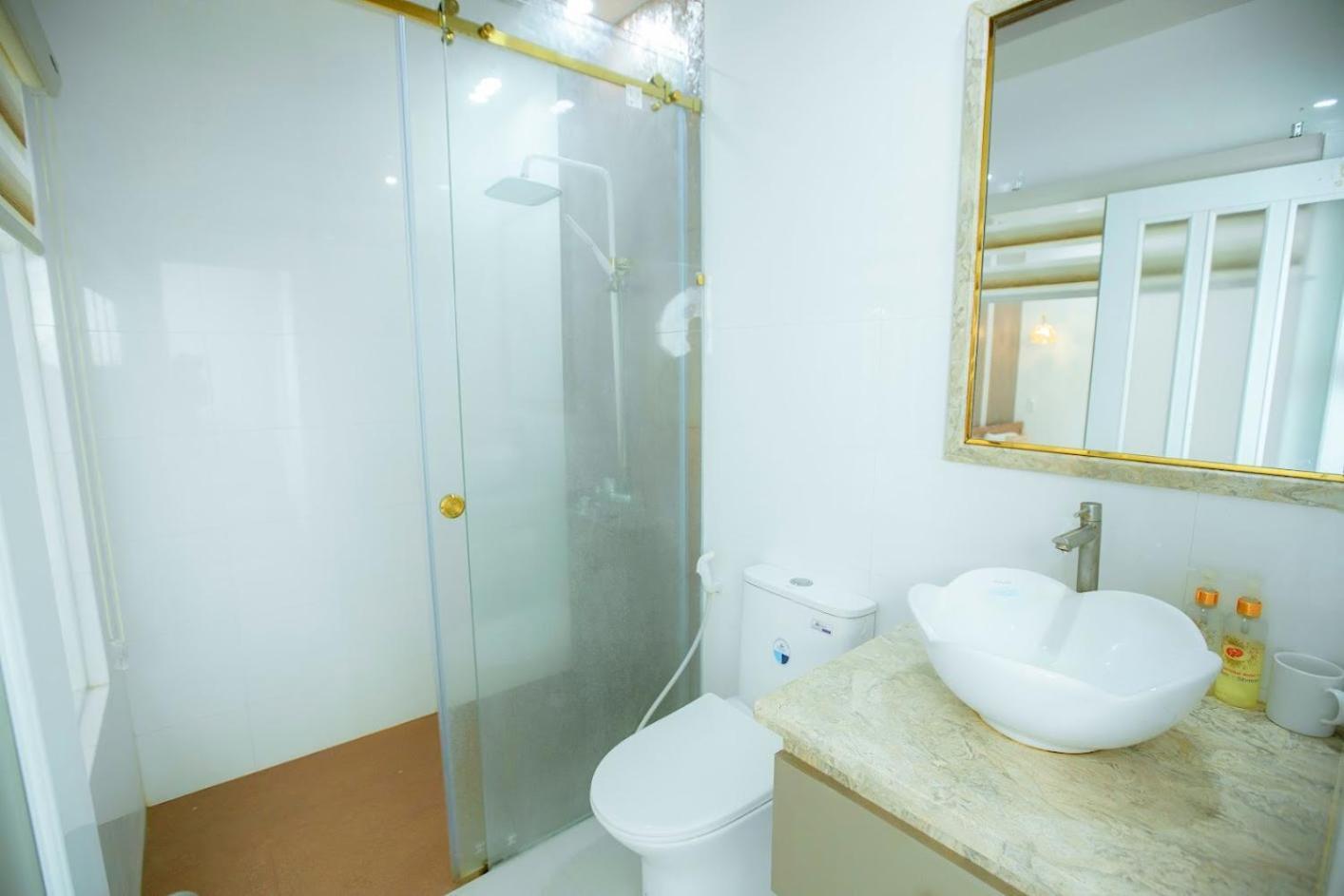 Khach San Quoc Te Hotel Cà Mau Екстериор снимка